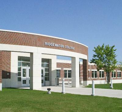 Ridgewater college building exterior in hutchinson