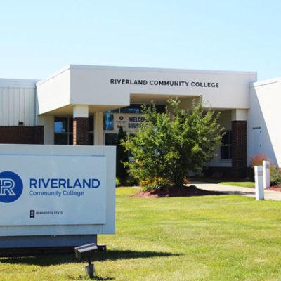 Outside shot of Riverland Community College in Albert Lea